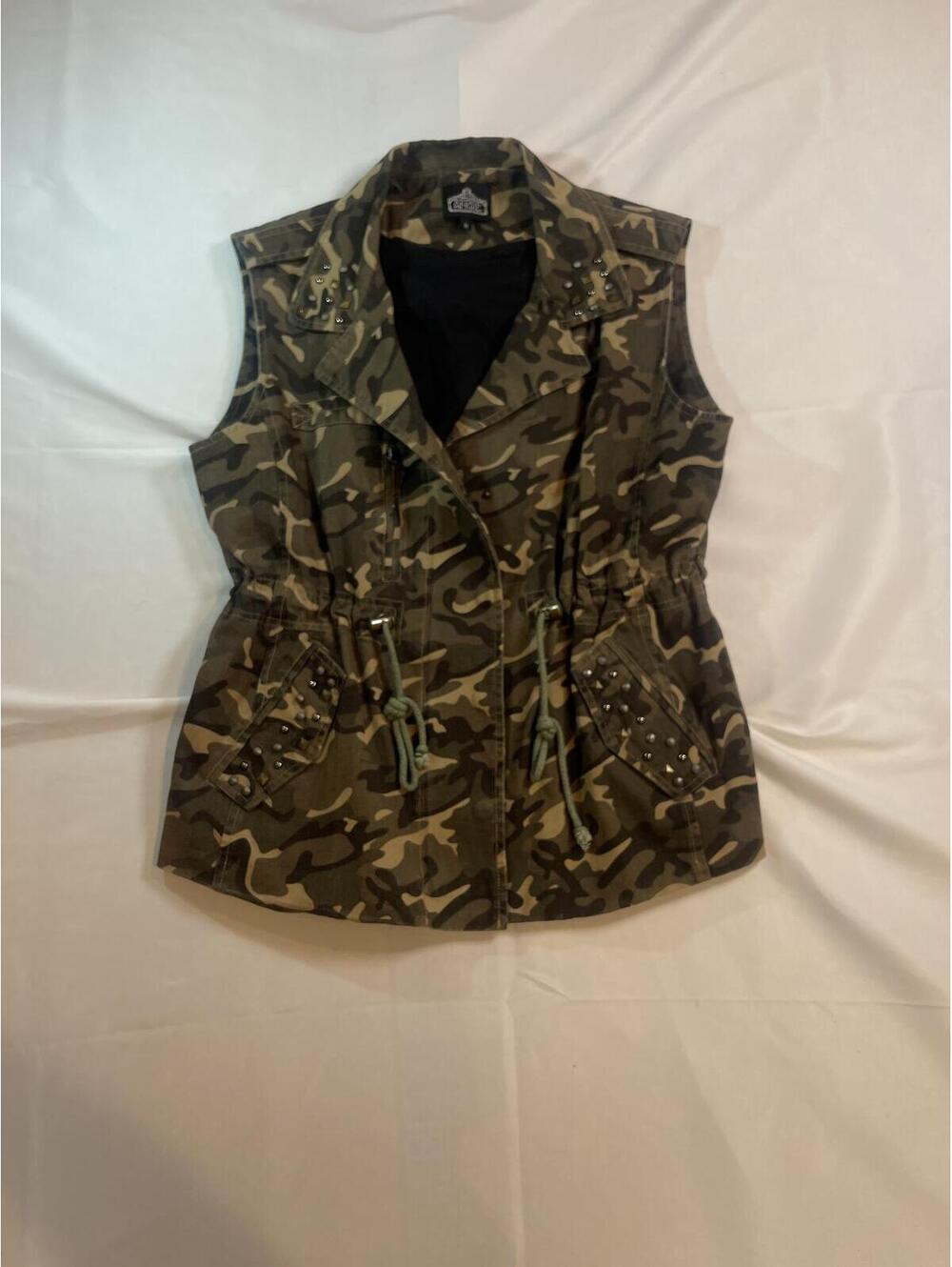 Angie Size Medium Camo Vest with Studded Detailing